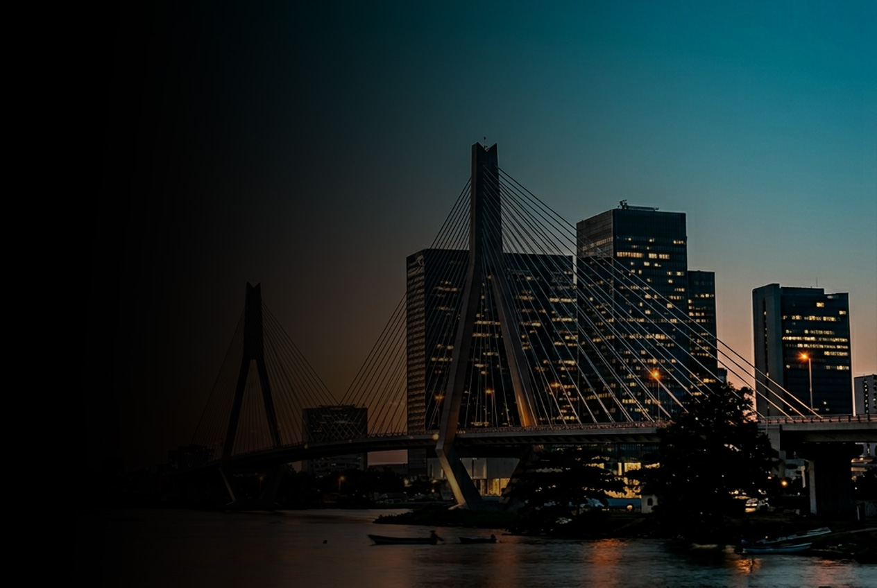 Le pont d'Abidjan au crépuscule